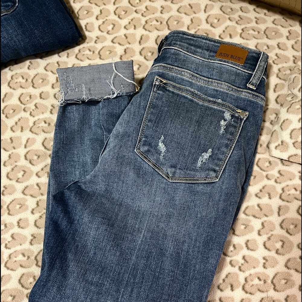 Judy Blues Distressed jeans